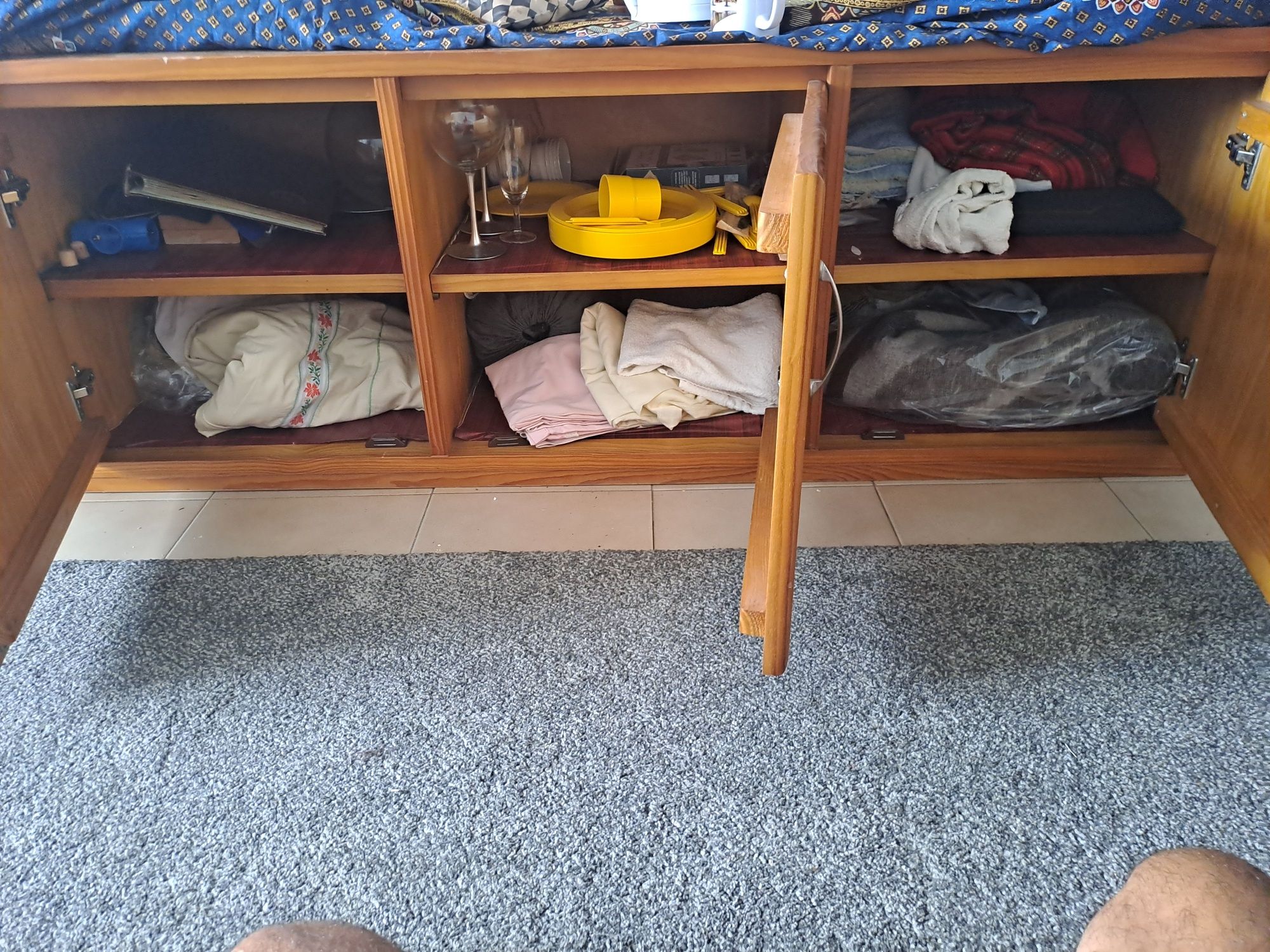 Vendo móvel de três portas