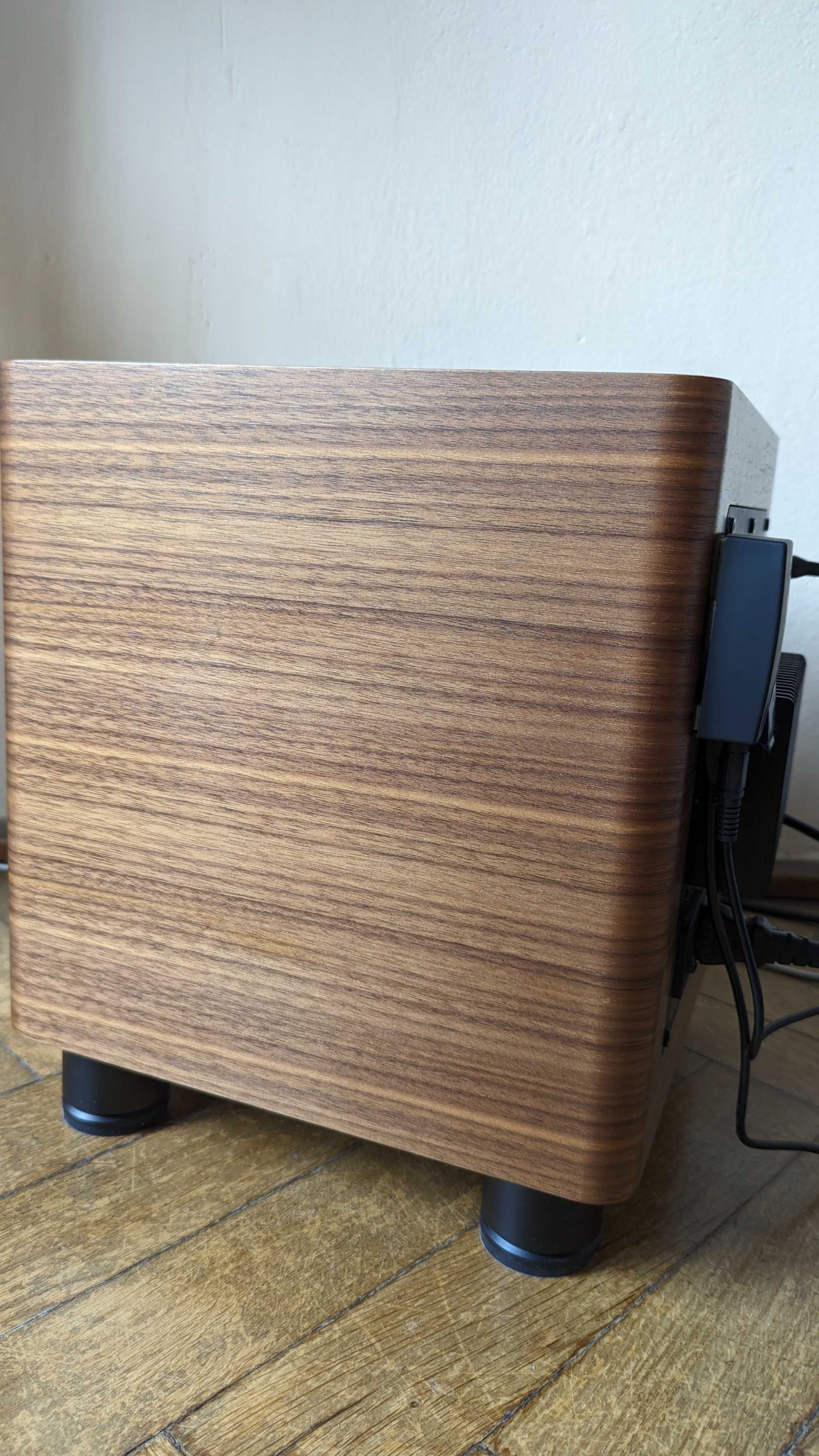 Sonus Faber Gravis I (orzech). Subwoofer aktywny 150W