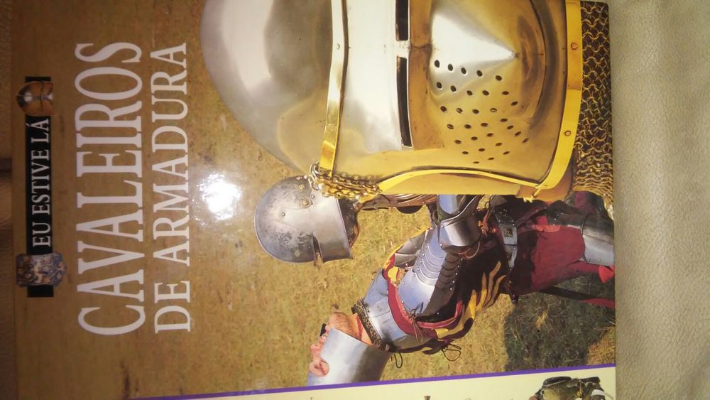 Livro cavaleiros de armadura