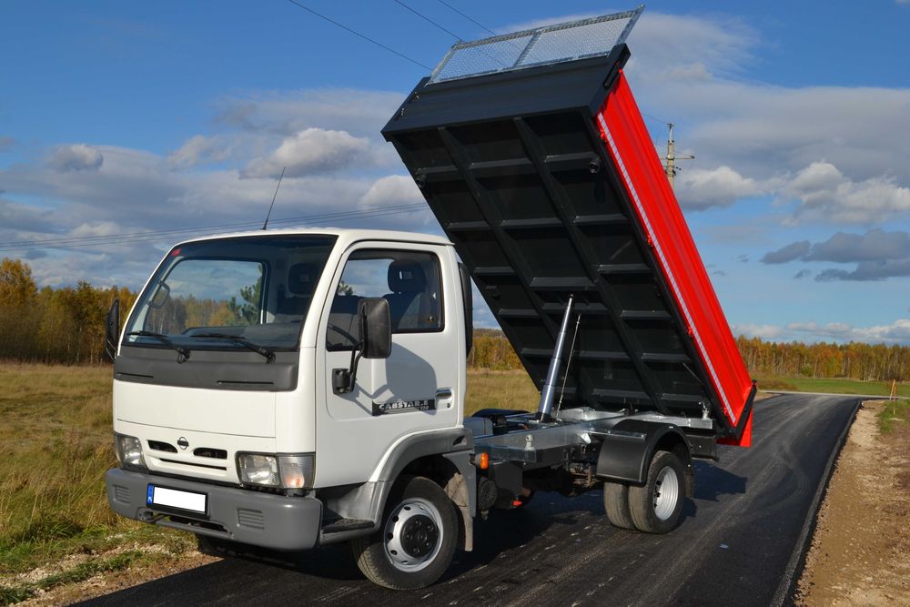 NiSsaN CaBsTaR 2003r 3STR WyWroTkA 3,50M DMC 3,5T SuPeR StaN