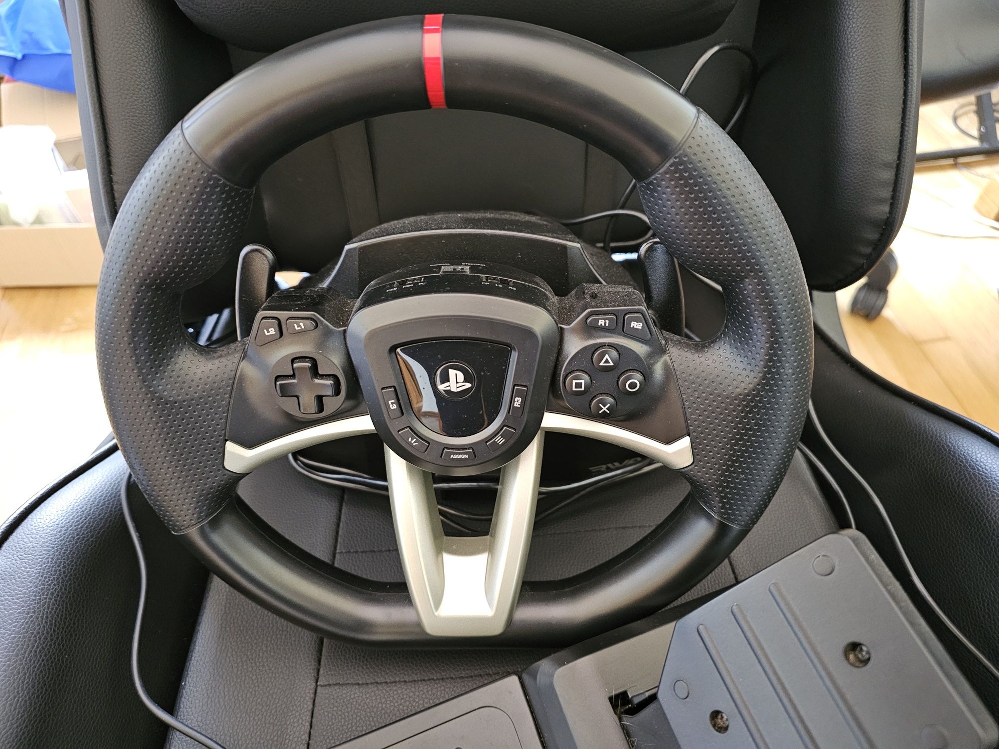 Volante + Pedais Hori Apex para PS5, PS4 e PC