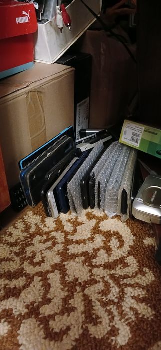 На запчастини та відновлення телефони