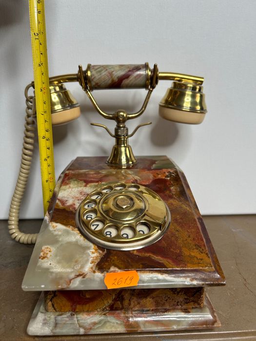 Телефон из оникса