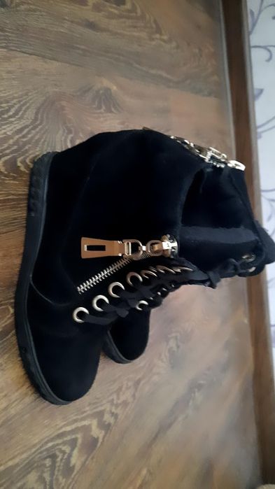 Обувь женская в идеальном состоянии