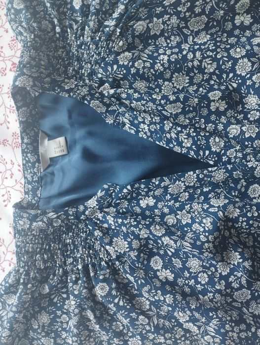 Vestido sem mangas com cinto