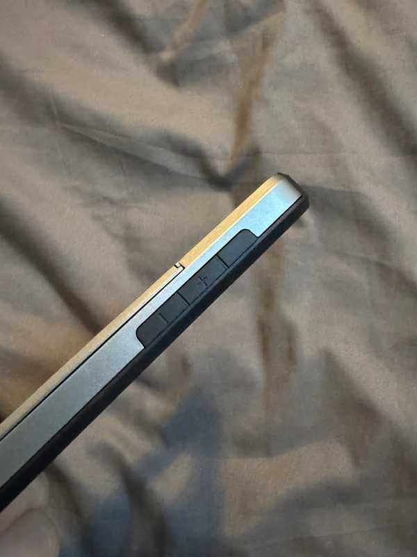 Case na karty iPhone 15 Pro
