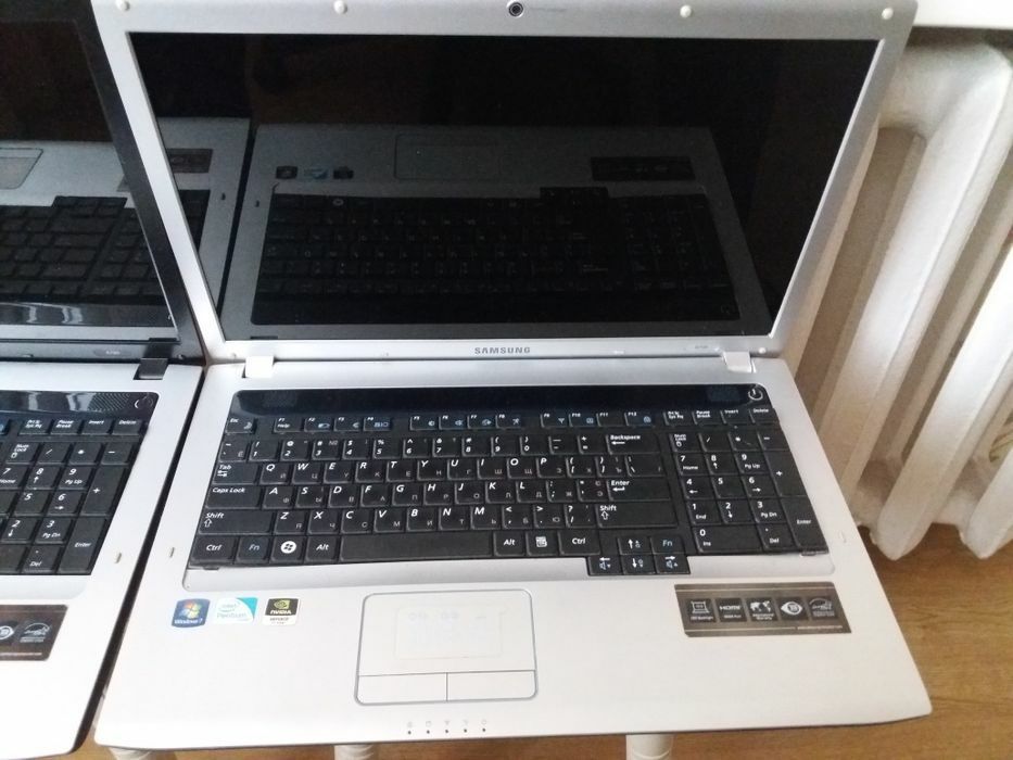 Ноутбуки Samsung з Win10 швидкі для гри навчання