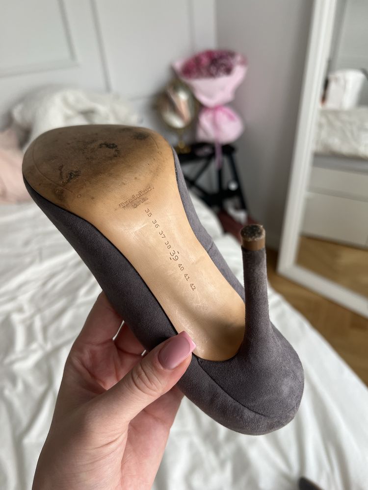 Szare szpilki 39 Zara zamszowe eleganckie obcasy wesele buty