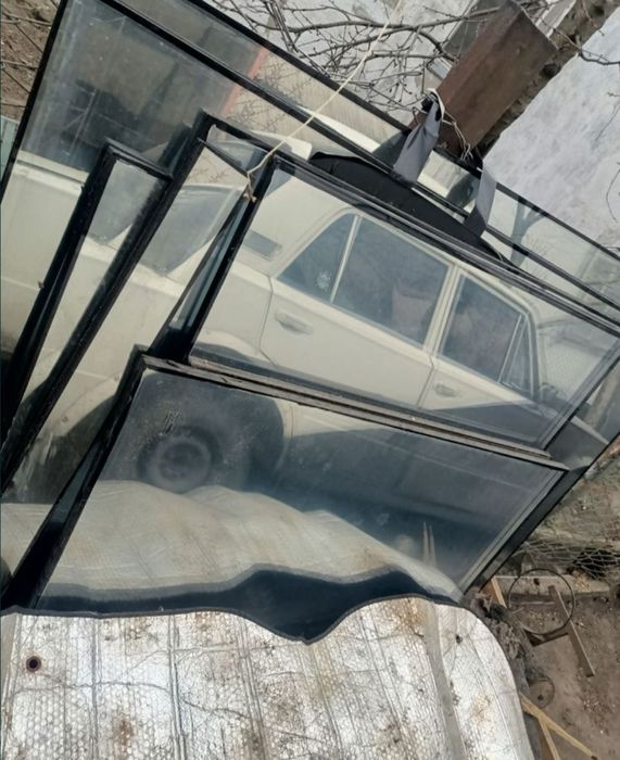 Продам двери двух створчатые алюмин