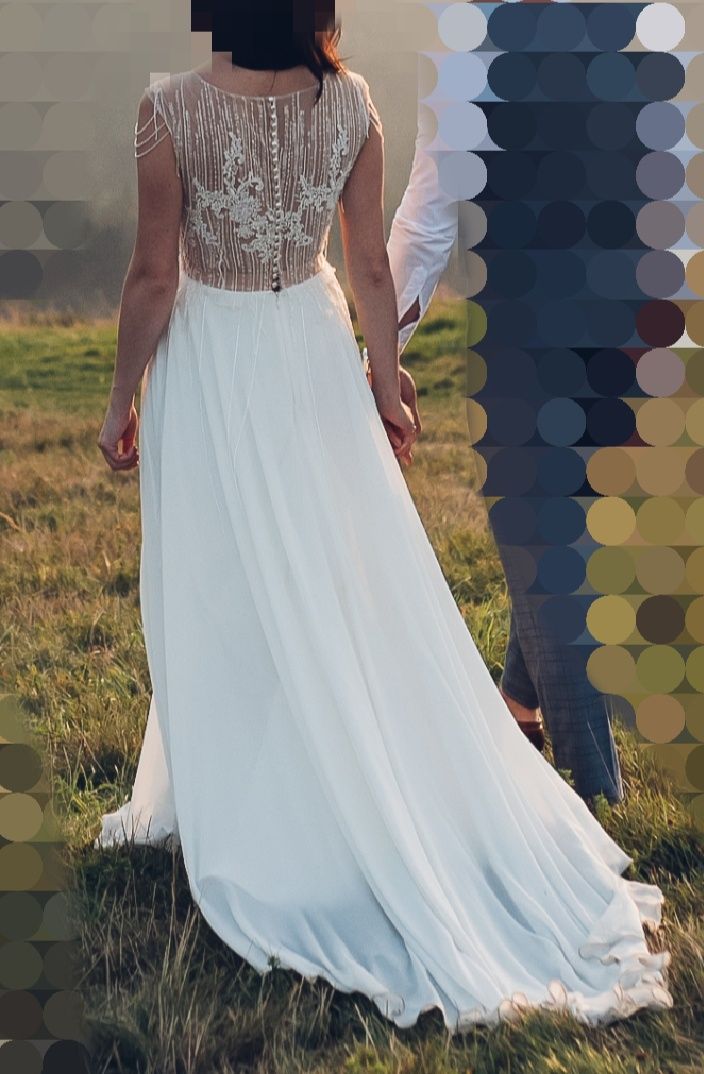 Zwiewna suknia ślubna z trenem OKAZJA