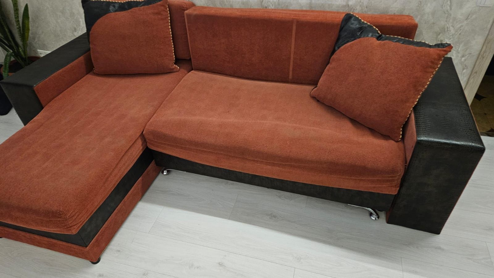 Продам диван кутовий