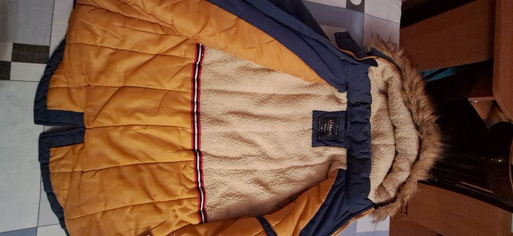 Куртка чоловіча гарна