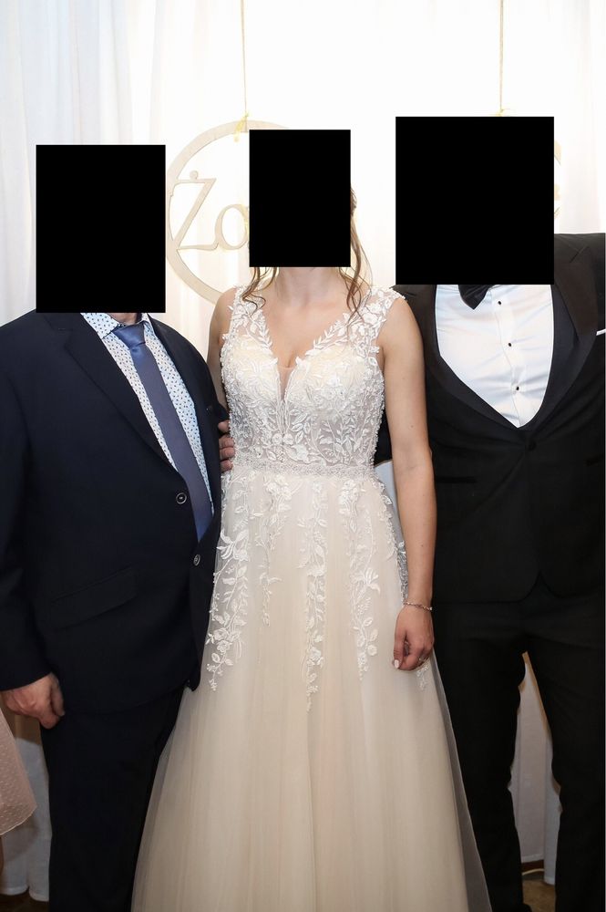 Śliczna suknia ślubna