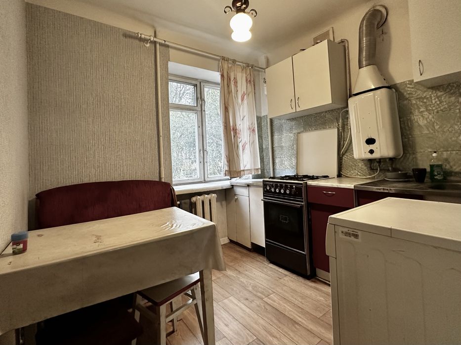 Двокімнатна на Степана Бандери