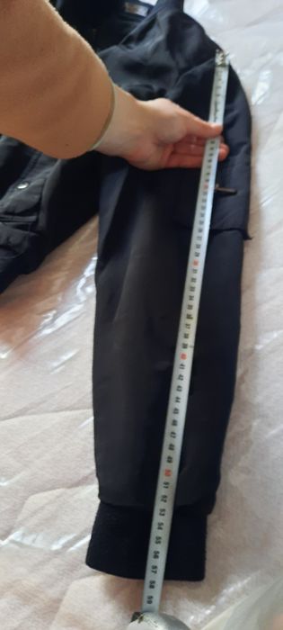 Вітрова, кофтина, тоненька.