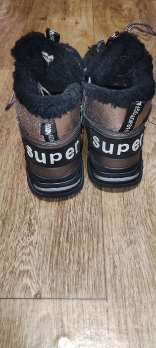 Зимові кросівки для дівчинки, жінки 36 р.