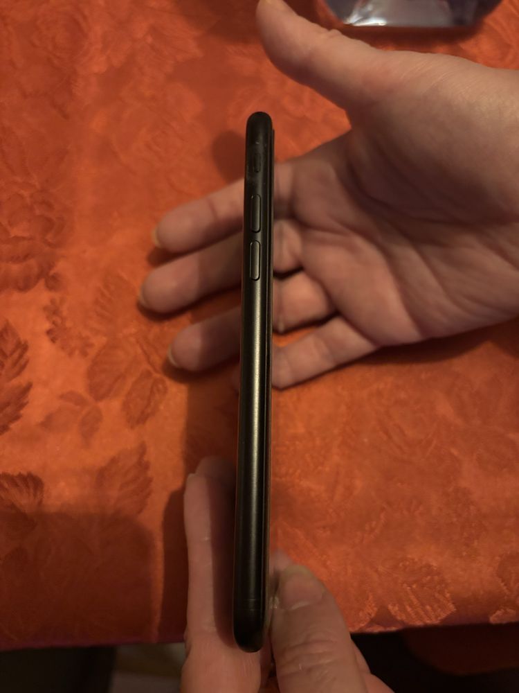 iPhone SE 2 Geração 2020 com 64 GB