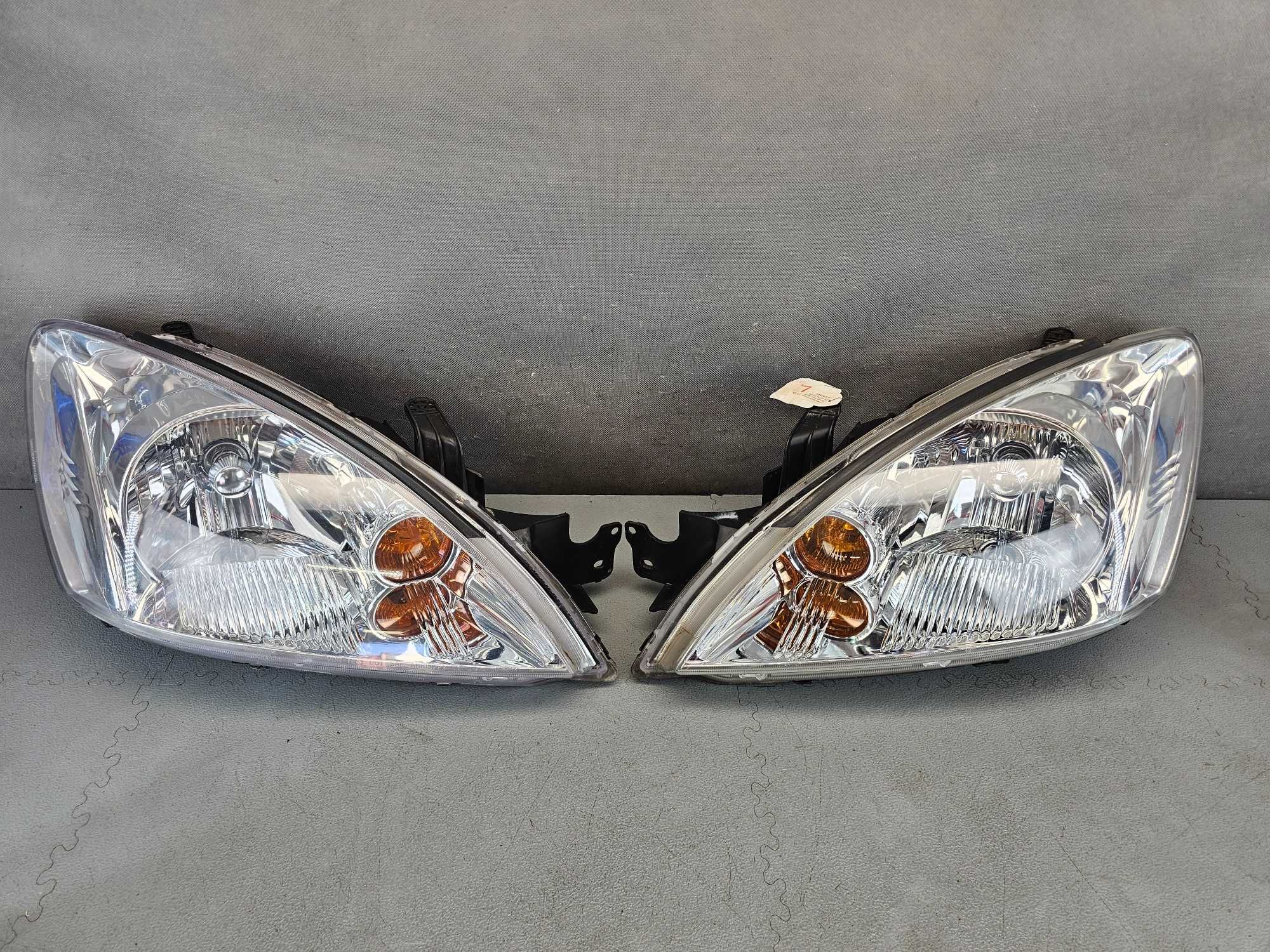 Mitsubishi Lancer 03-07r. Lampy Przód Przednie Lewa+Prawa Europa IGŁA