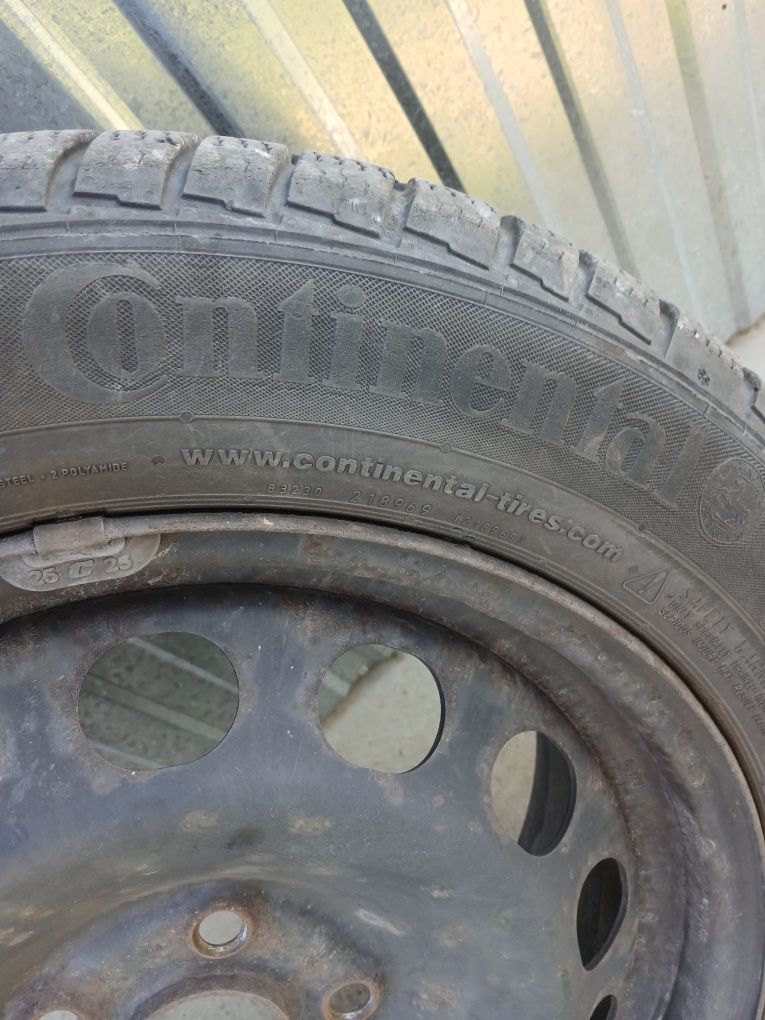 Kola zimowe Continental wraz z felgami 205 55 r16.  4 sztuki