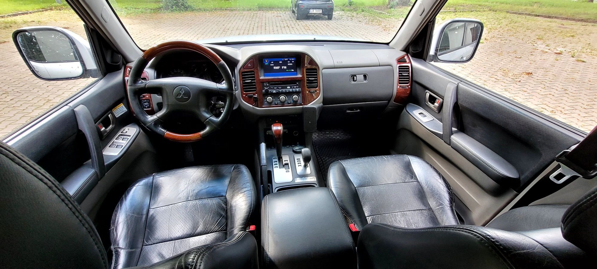 Mitsubishi Pajero 3  3.2DiD 7 osób