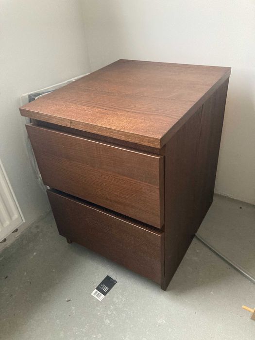 Biurko MALM z panelem bocznym wysuwanym - IKEA plus komoda pod biurko