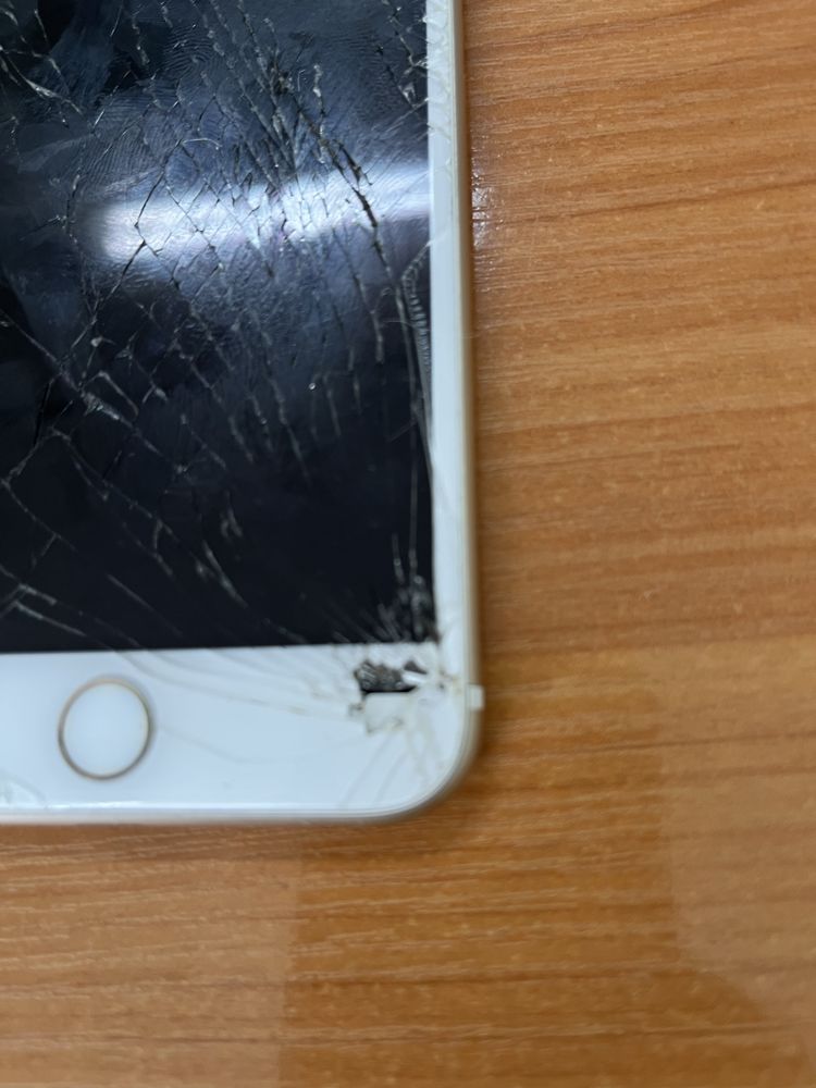 Смартфон Apple iPhone 7 Plus A1661
