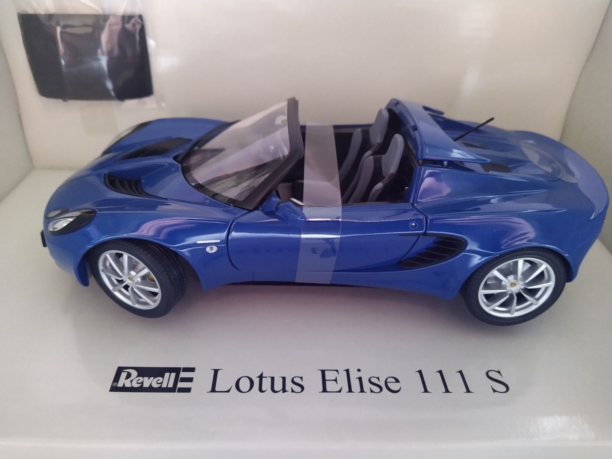 Lotus Elise 111 S Revell 1:18