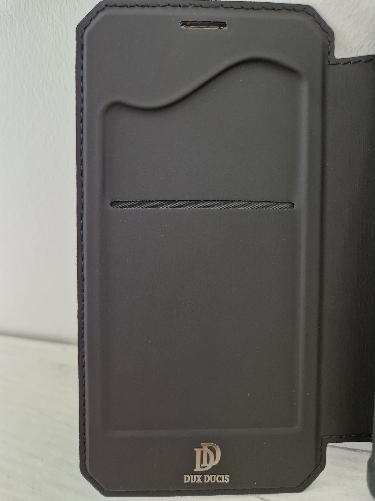 Etui Protection X do Iphone 11 czarne