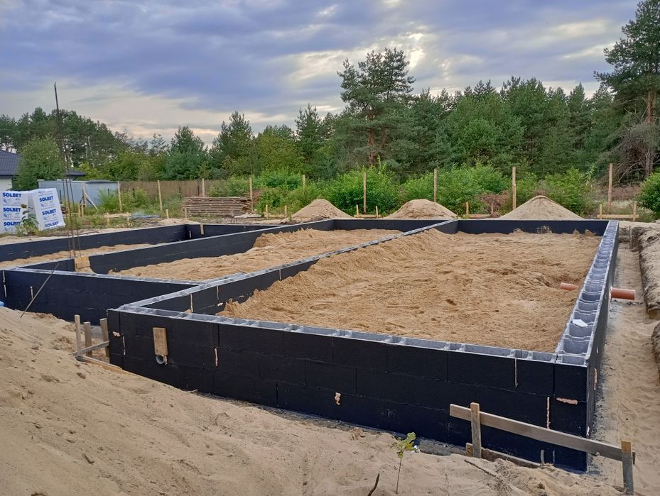 Budowa domów, budynków gospodarczych.