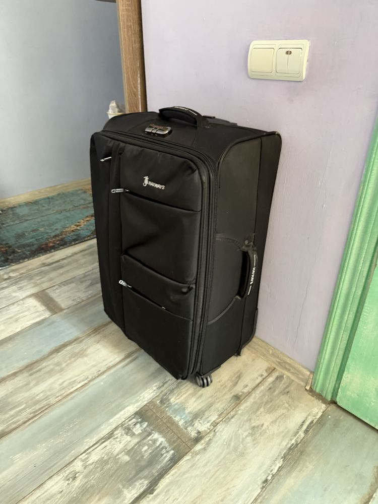 Валіза Haiways 1309 black, самовивіз