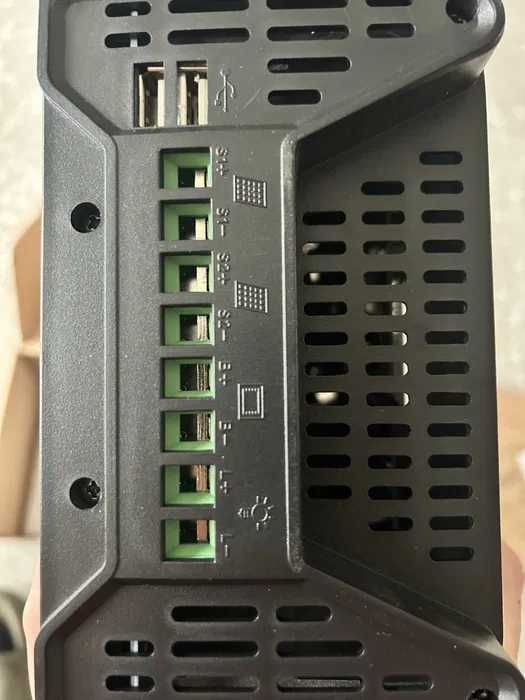 Solarny regulator ładowania MPPT 12/24 30A LCD