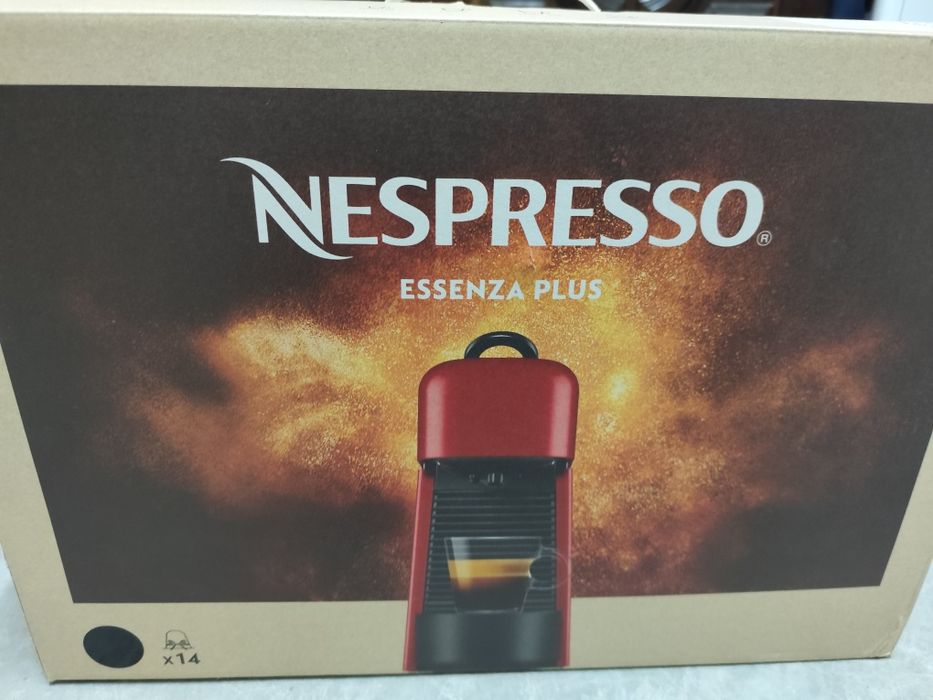 Maquina de Café cápsulas Nespresso Essenza Plus