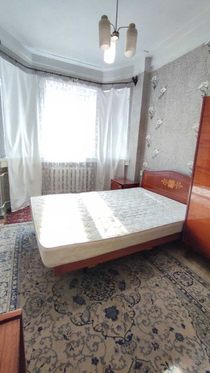 Продам 2 к квартиру Сталинка, ул. Е.Маленюка ж/м Приднепровск