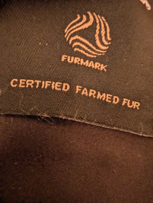 Futro naturalne czarne lis