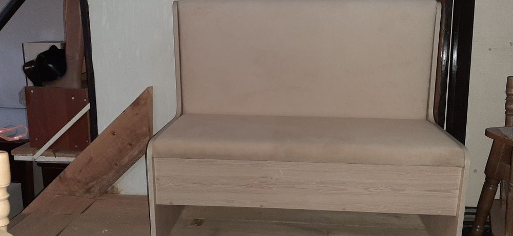 Продам диванчик кухонный с нишой
