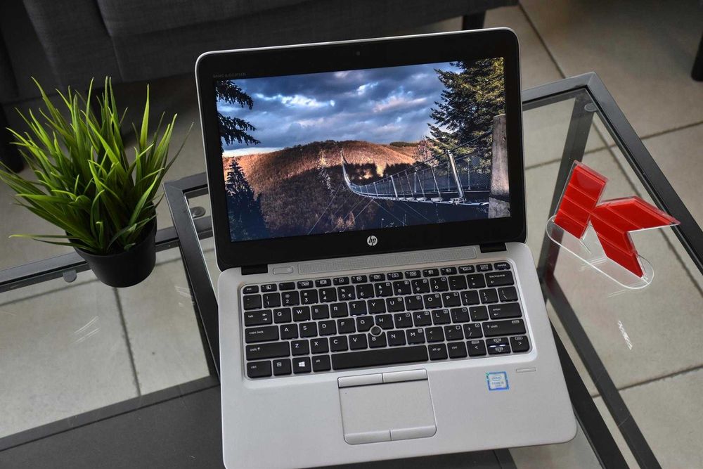 Laptop HP 820 G3 / i5 / 16GB DDR4 / 240 SSD / 12 cali / Windows 11