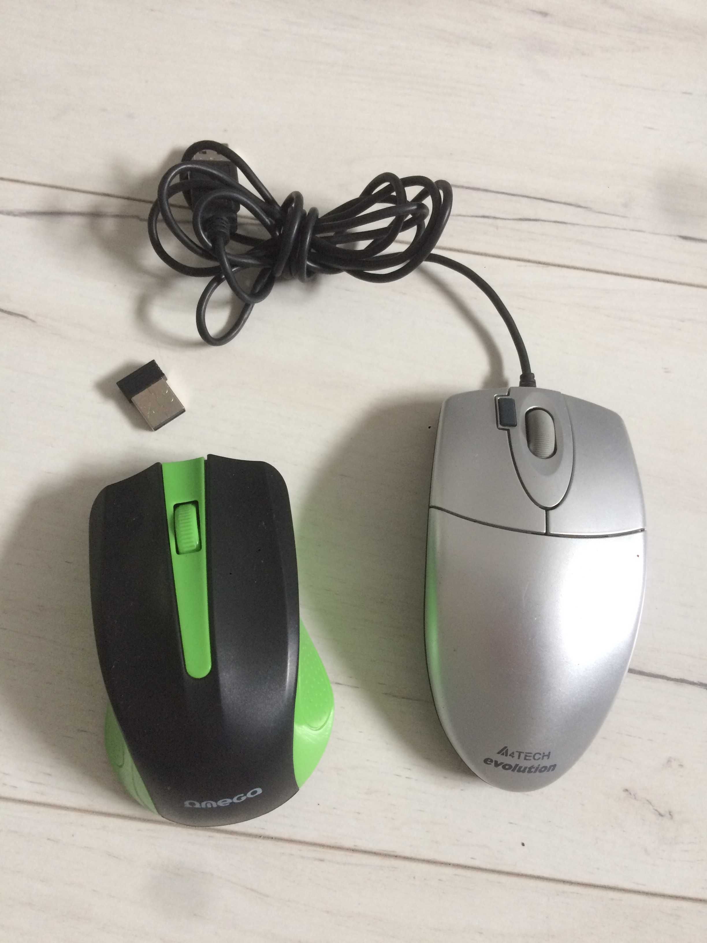 dwie myszki komputerowe bezprzewodowa i z przewodem