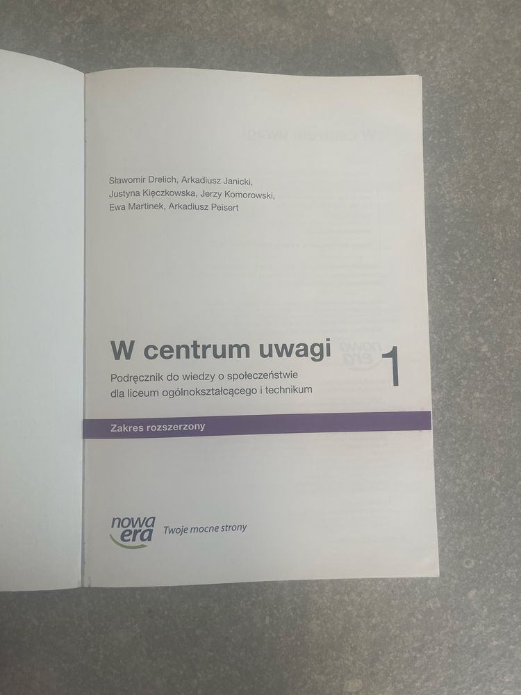 Podręcznik WOS w centrum uwagi 1 dla rozszerzenia