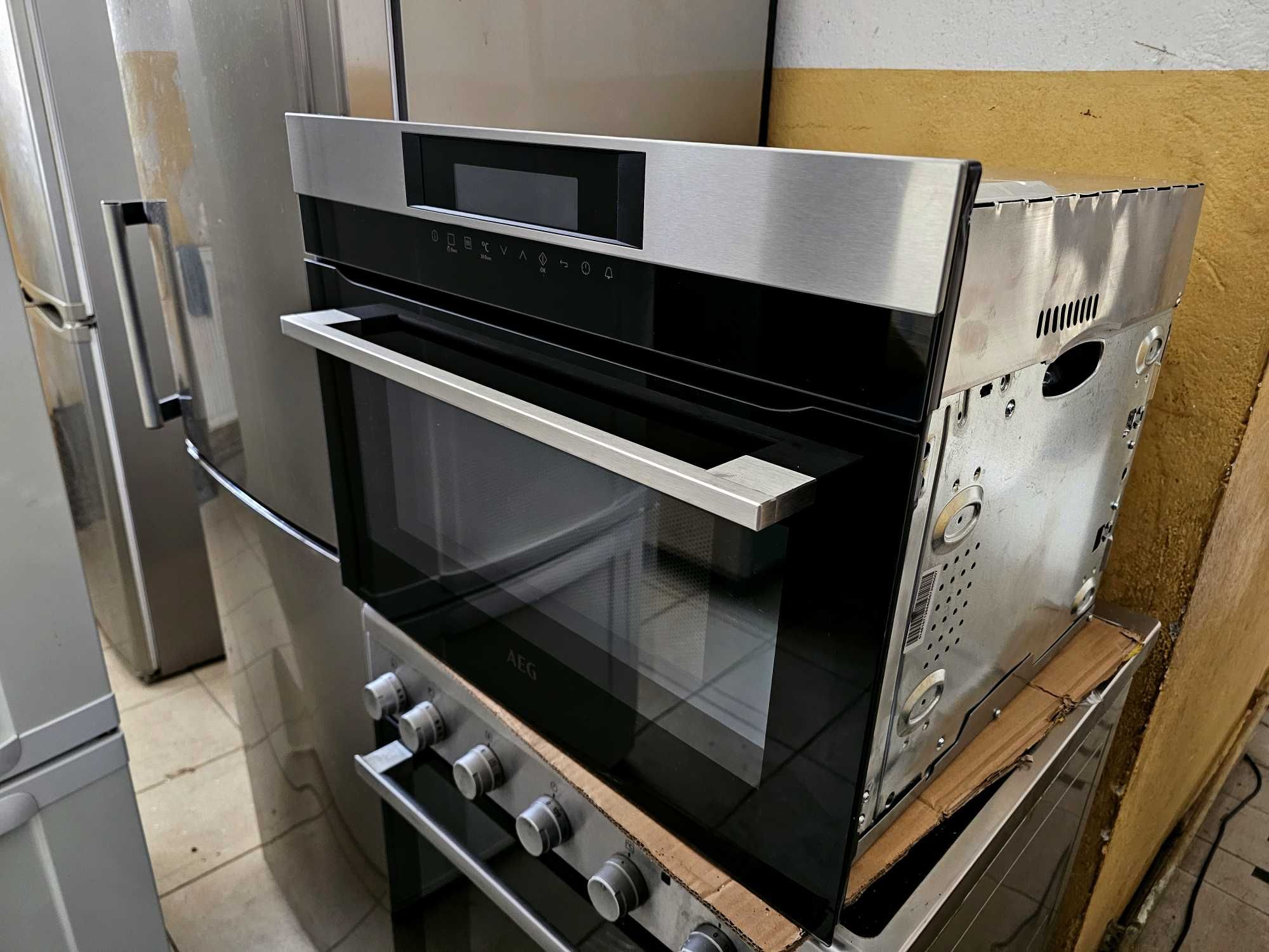 Piekarnik kompaktowy AEG z mikrofalą CombiQuick | seria 7000 | gw3mce