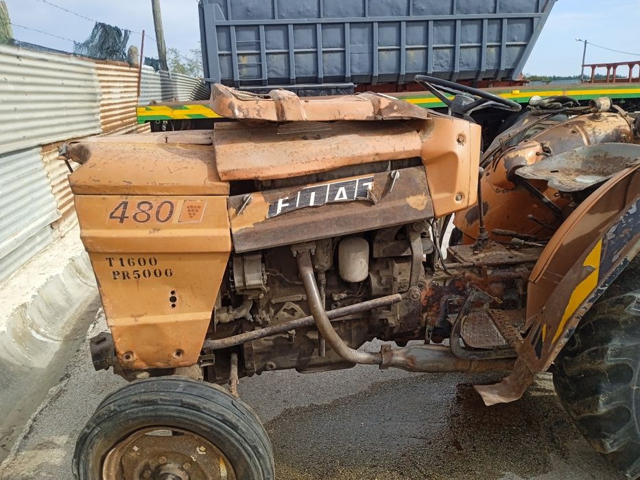 Vende-se trator Fiat 480