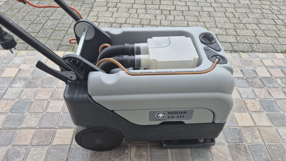 Automat szorująco zbierający NILFISK CA 331 kablowy