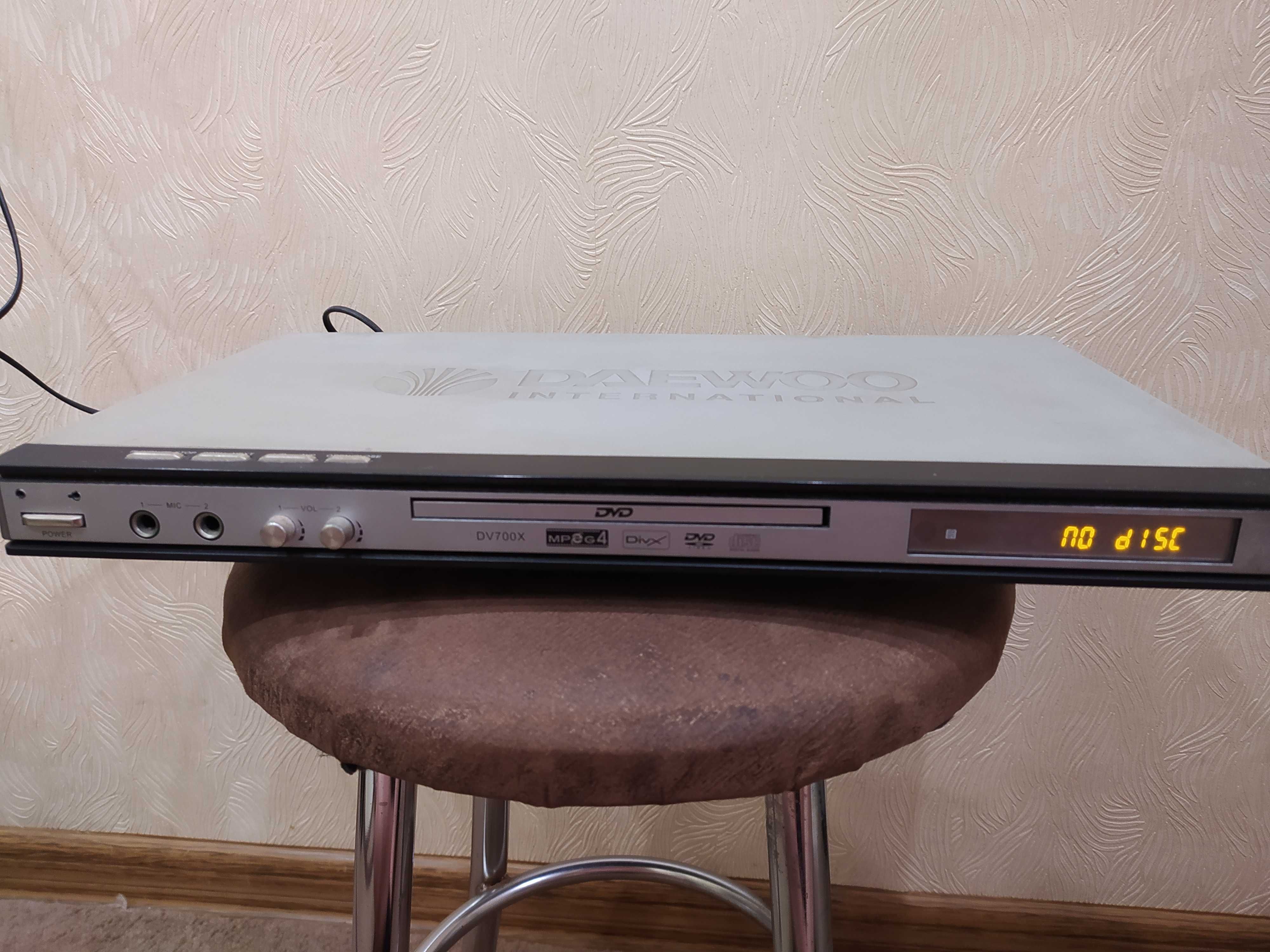 DVD проигрыватель DAEWOO DV700X