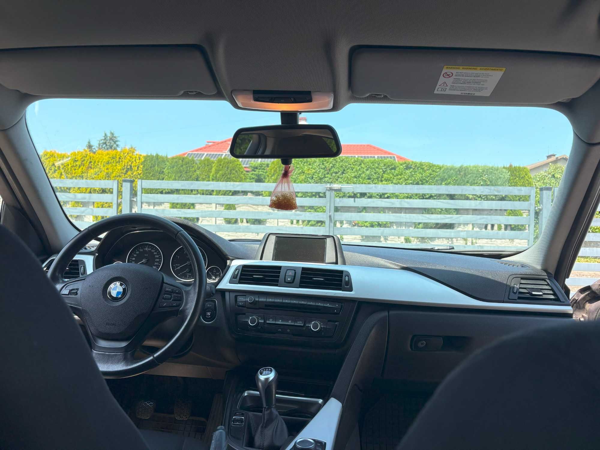 BMW F30 Seria 3 318d 143km