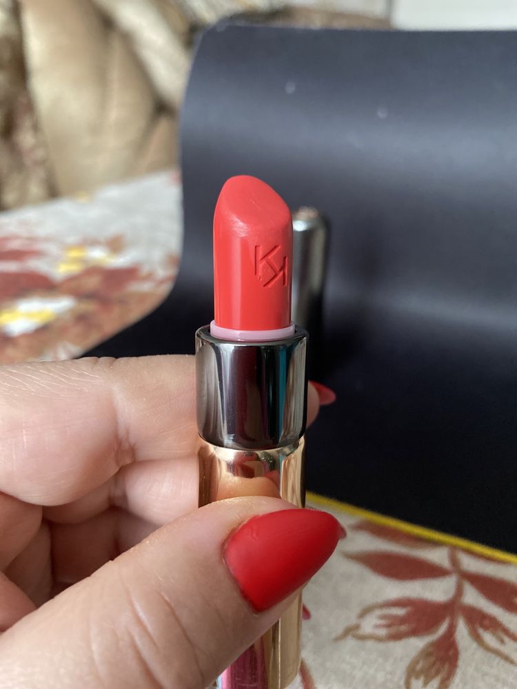 Помада KIKO MILANO Gossamer Emotion Creamy Lipstick 118