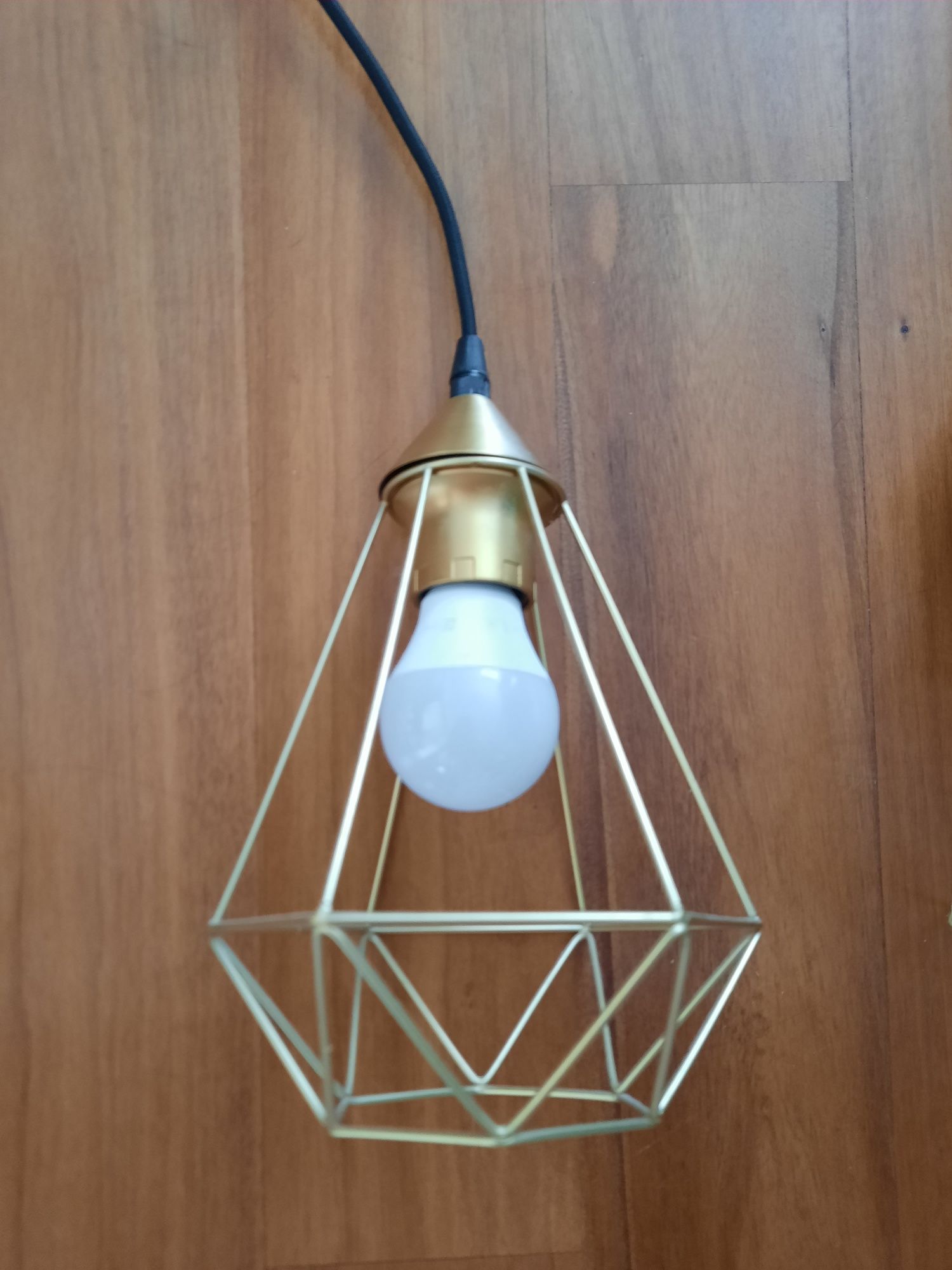 Potrójna złota lampa wisząca BYRON Inspire E27