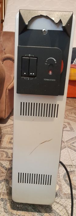 Aquecedor a óleo com rodas - usado