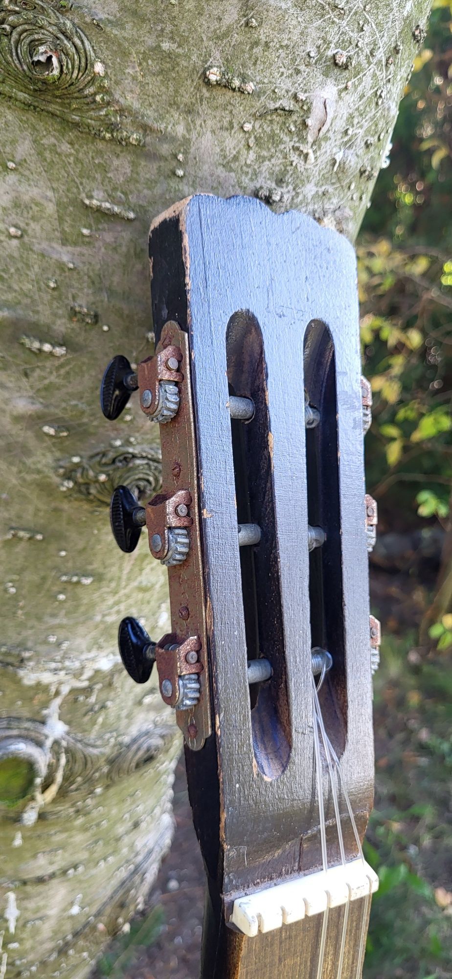 Stara gitara klasyczna