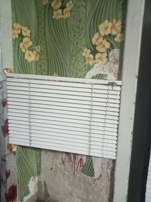 Жалюзі на окно, форточка