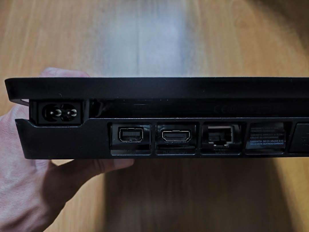 Ps4 slim 2gen - como nova