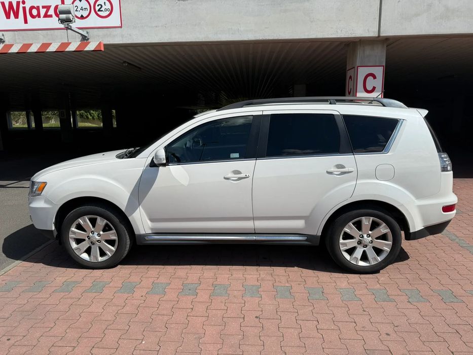 Mitsubishi Outlander Mitsubishi Outlander II 2.2D Intense